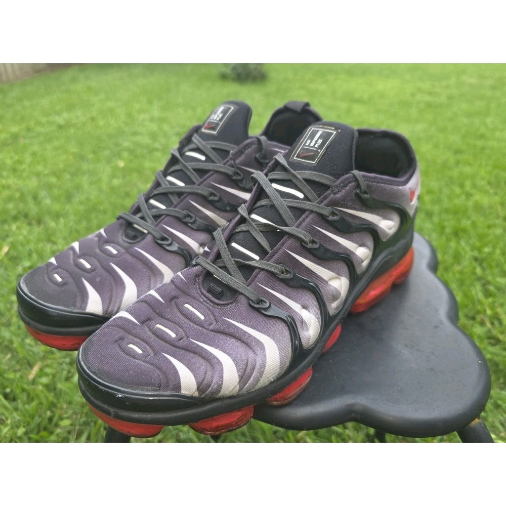 Nike Air Vapormax Plus Mens Black Red Grey Gradient Sneakers 924453-008
